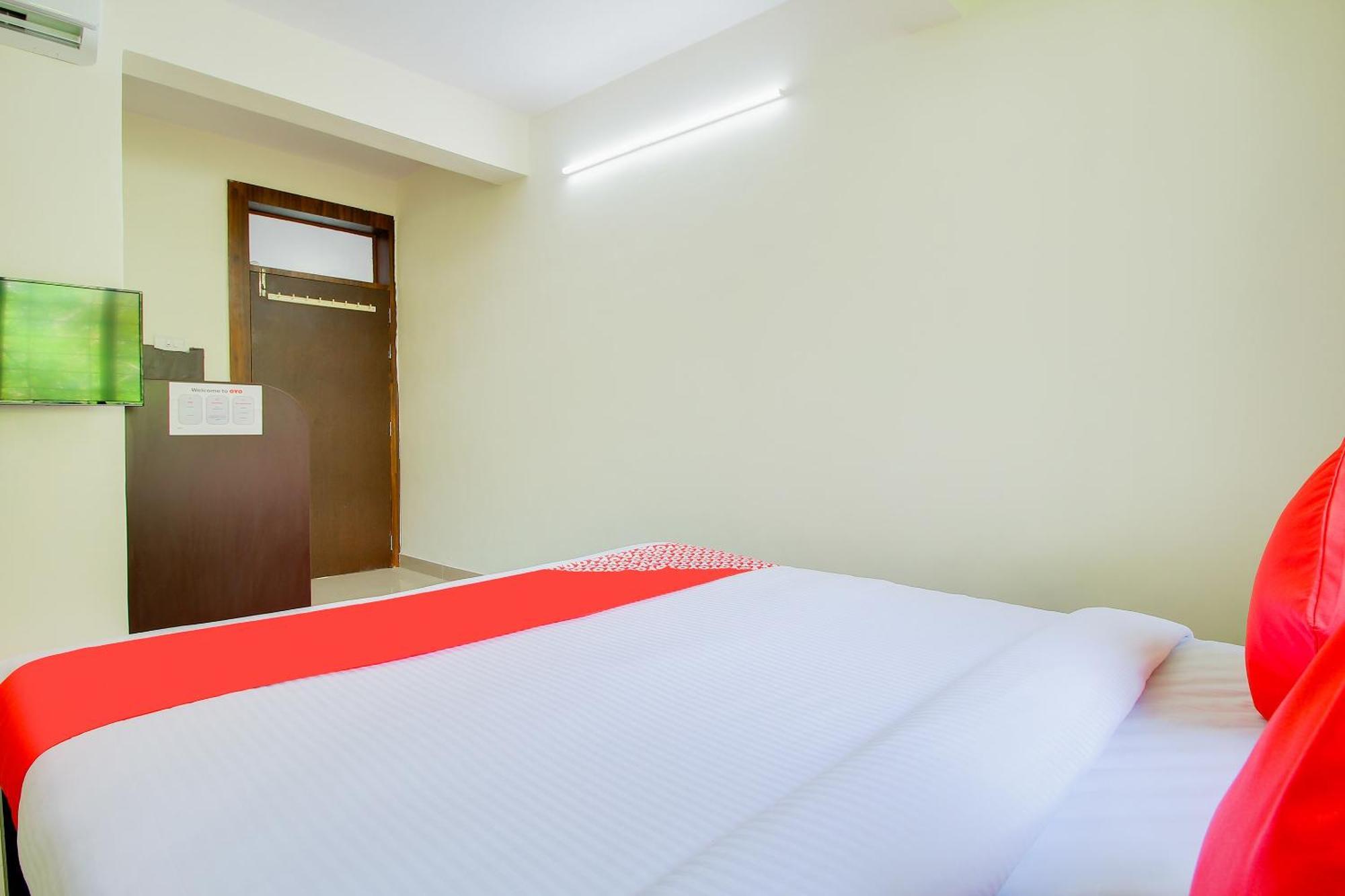 โอโย 45583 โฮเต็ล แกแล็กซี Hotel ปูเน่ ภายนอก รูปภาพ